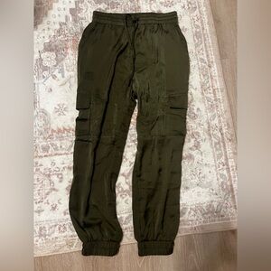 Sadie & Sage Dark Green Cargo Pants nwt size small
